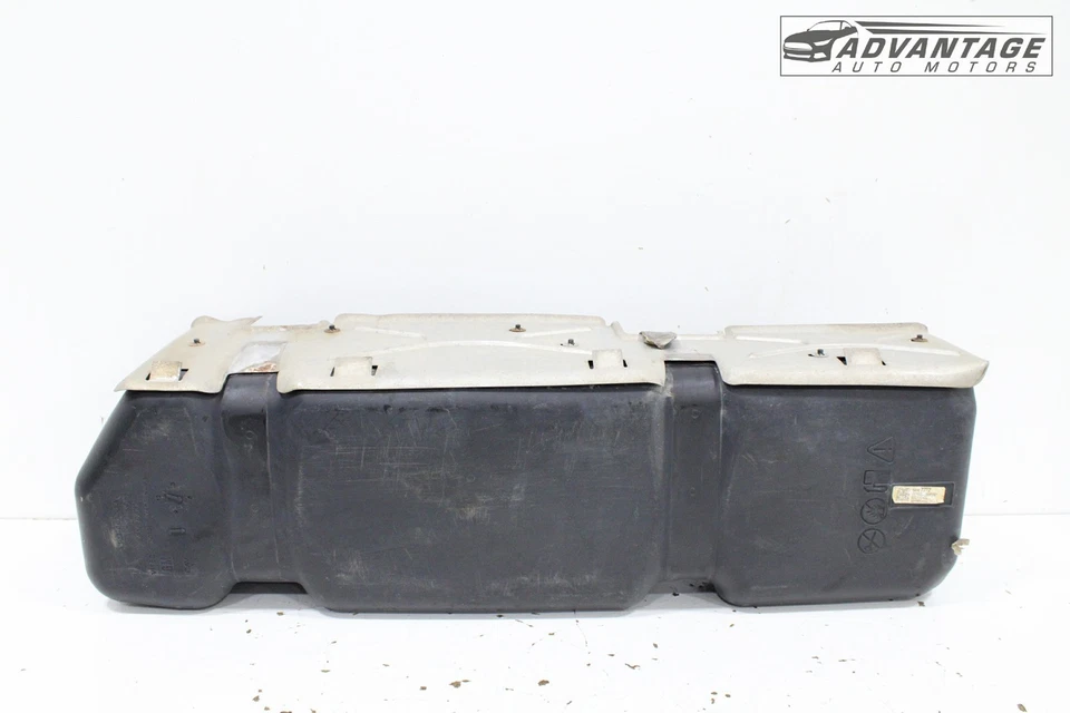 Chevrolet Silverado 1500 LD 2019 5,3 L V8 depósito de combustible 23138361 OEM Foto 2 de 4