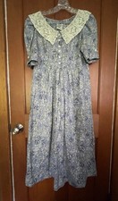 Laura Ashley Vintage Floral Dress. Trad Wife Cottage Core. UK 10 USA 8