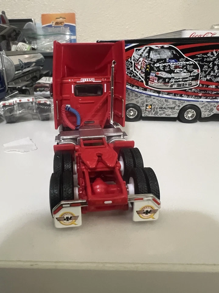 1/64 dcp volvo truck Southern Freight Truck Only N Dolly - Image 3 of 4