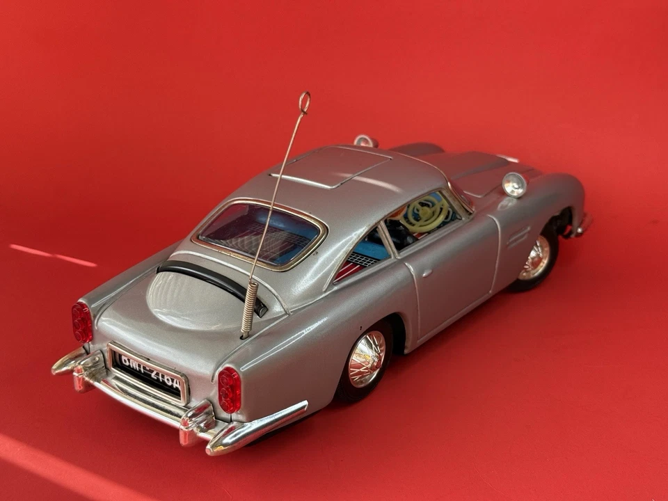 Gilbert Toys Japón Aston Martin DB5 1965 James Bond 007 en excelente estado Foto 4 de 4