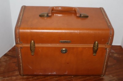 Vintage Samsonite  Brown Faux Leather Makeup Train Hard Case USA