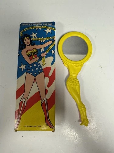 Vintage 1978 Avon DC Comics Wonder Woman Hand Mirror New In Box Book Vanity Rare