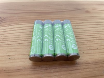Amazon Basics 4er-Pack wiederaufladbare AAA-NiMh Akkus 1,2V 850mAh vorgeladen