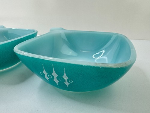 Vintage Crown Agee PYREX Turquoise with White Spears Picket Fence RS12 Ramekins - Picture 5 of 14
