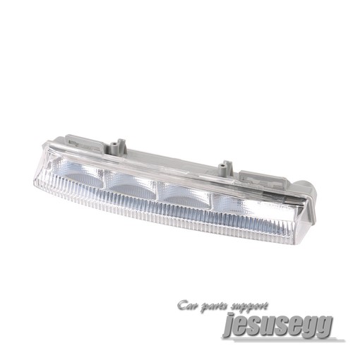 Front Right Fog Light 2049069000 For Mercedes-Benz W204 W212 C200 C250 C280 C350 - Picture 2 of 7