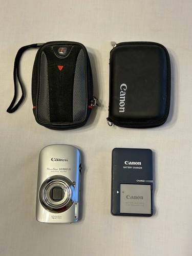 Canon PowerShot Camera SD960 IS Digital ELPH 12.1 MP 32GB Memory Battery Charger