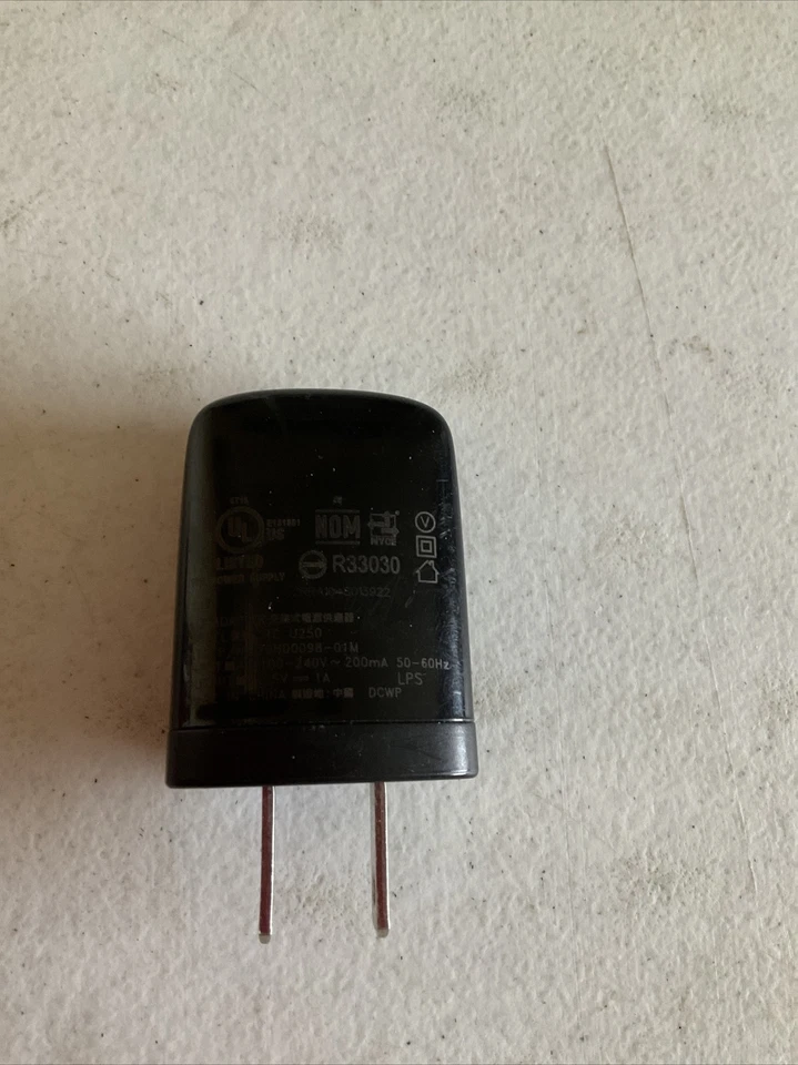 Cargador Ladrillo Original HTC Modelo TC U250 Foto 3 de 3