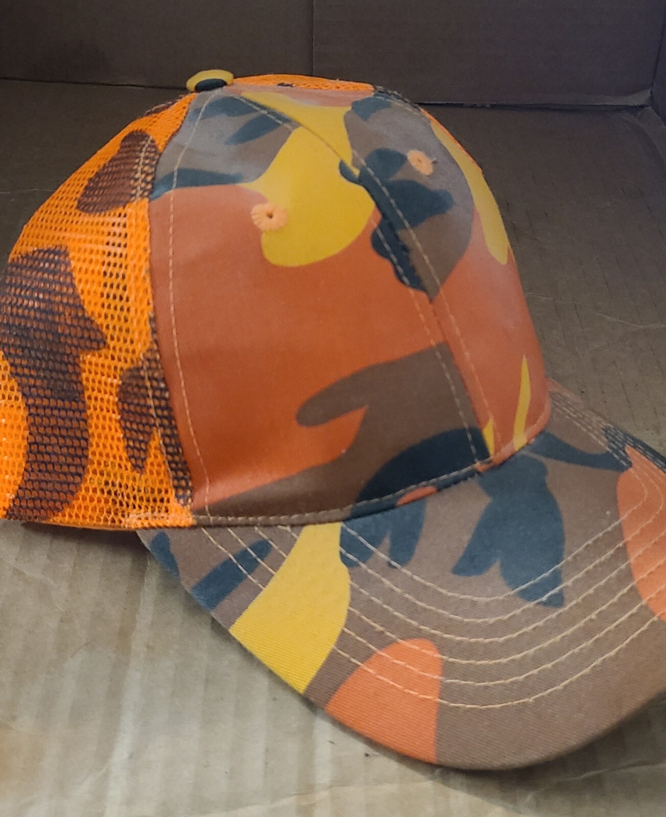 vintage orange camo mesh trucker hat Gem