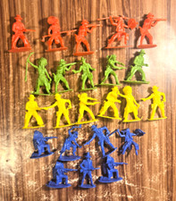 Cowboys  Indians Figures Western Plastic Toy Figure Lot Vintage Set of 23