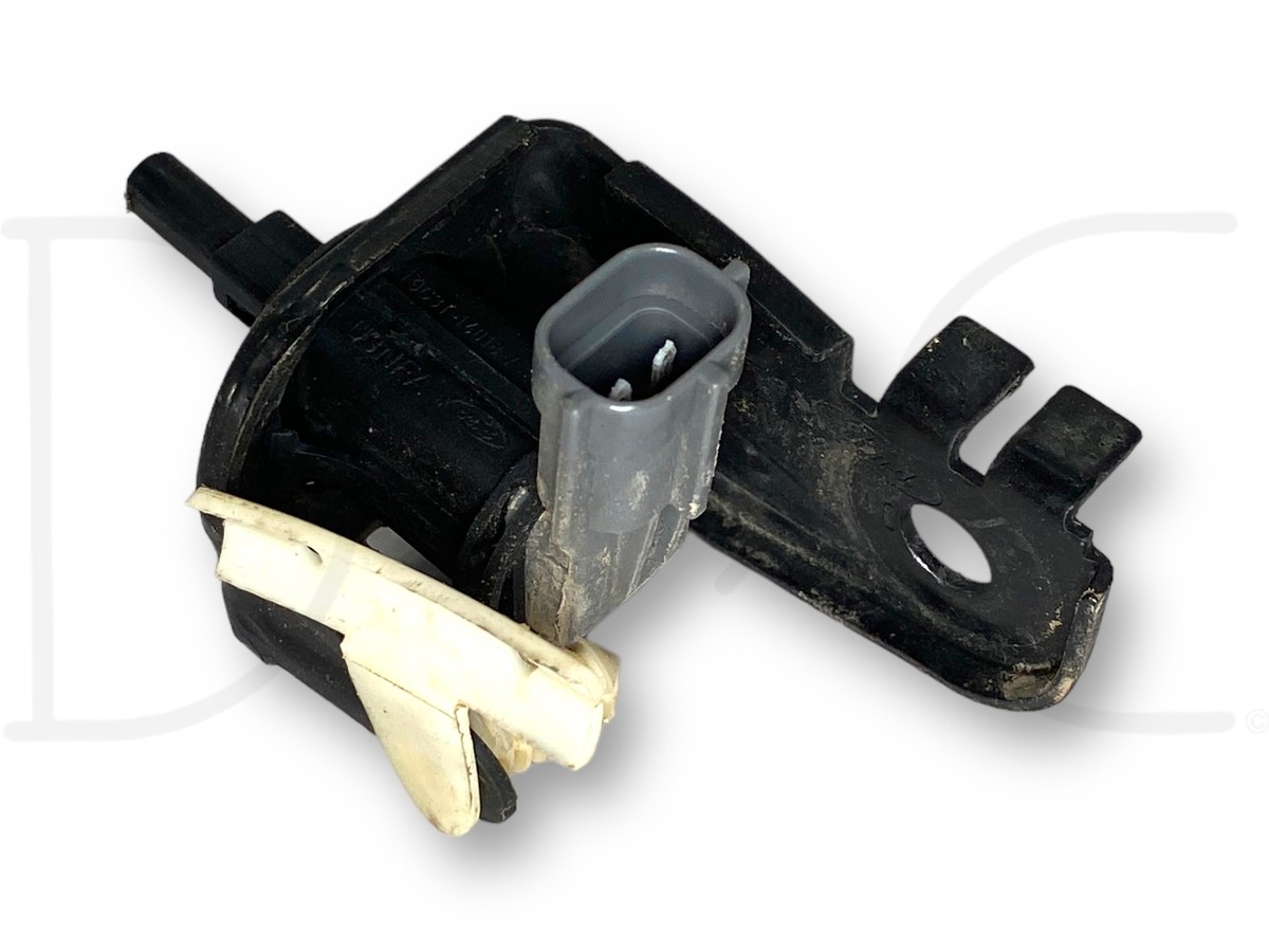 11-16 Ford F250 F350 Hood Switch Plunger OEM 9C3T-14018-Aa | eBay
