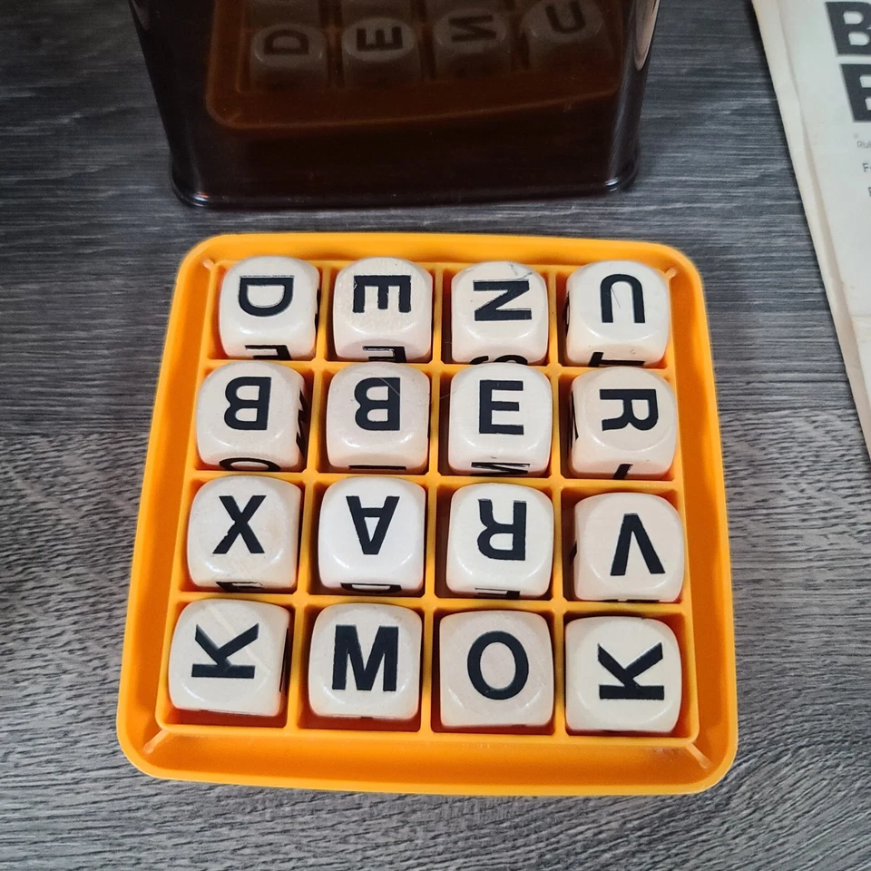 Vintage 1976 Boggle Hidden Word Game Parker Brothers 100% Complete Family Party - Image 2 of 4