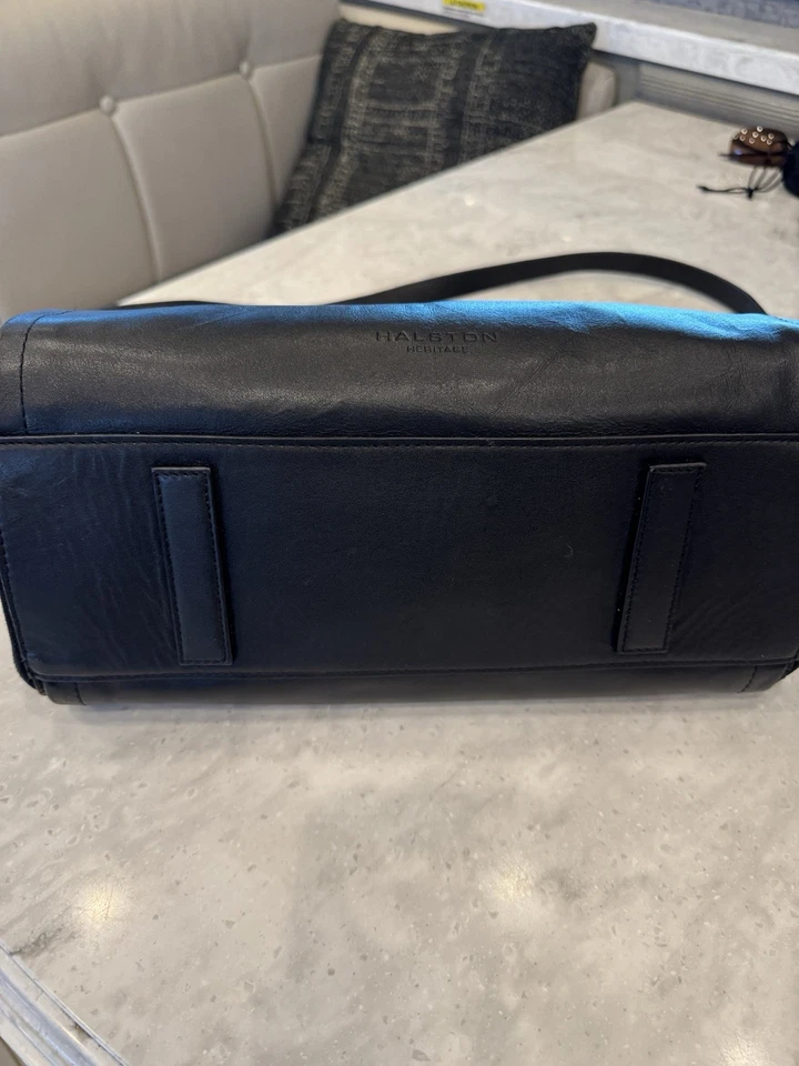 Cartera de cuero negra Halston Heritage Foto 3 de 4