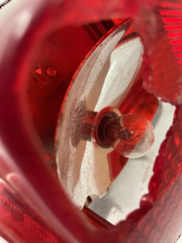 1974-1978 Kawasaki KZ400 conjunto de lanterna traseira lente quebrada fabricante de equipamento original 23024-059-10 - Imagem 3 de 4