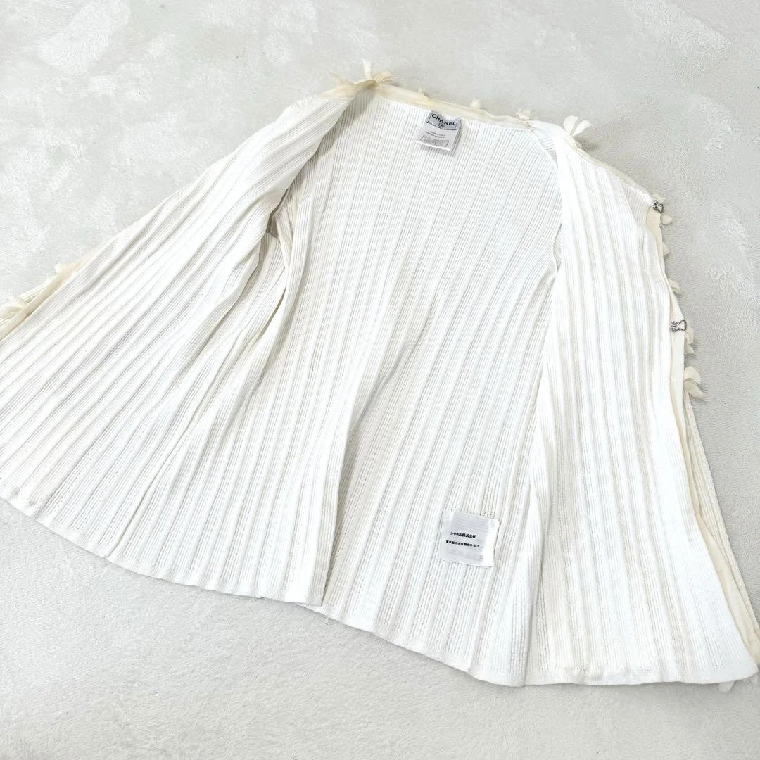 Maglia CHANEL marchio Coco bianca giacca senza colletto nastro raso 40