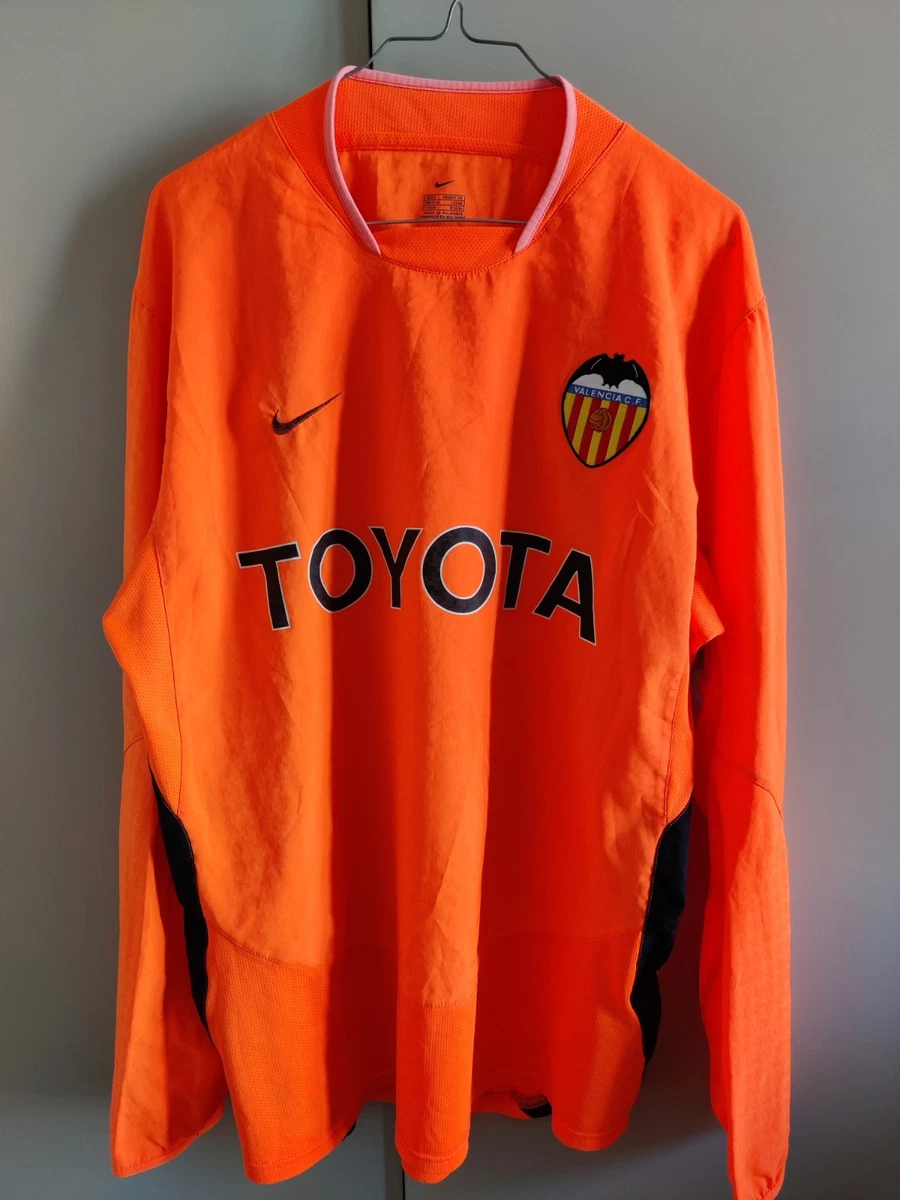 Valencia Club de Futbol, Valencia CF Flag Waves Isolated in Plain and Bump Texture, with