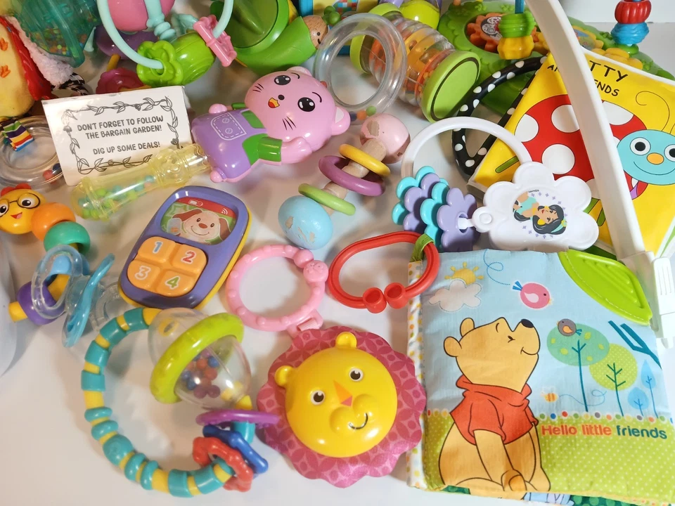 Gran Lote de 17 Juguetes para Bebés y Juguetes de Peluche Sensoriales Sonajeros Arrugados Mordedores  Foto 2 de 4