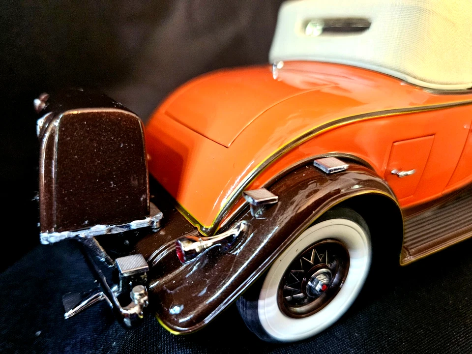 Cadillac V-16 Roadster 1932 Danbury como nuevo escala 1:24 Inv. #1995 Foto 3 de 4