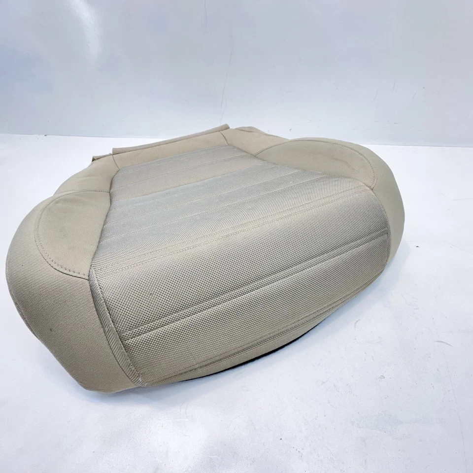 2017-2019 HONDA CR-V CRV FRONT RIGHT SIDE PASSENGER SEAT LOWER CUSHION IVORY OEM - Image 2 of 4