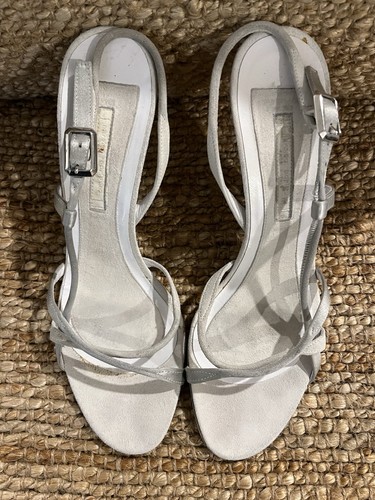 Sandalia de tacón de aguja de satén gris gamuza marfil para mujer Narciso Rodriguez talla 39,5 - Imagen 8 de 19