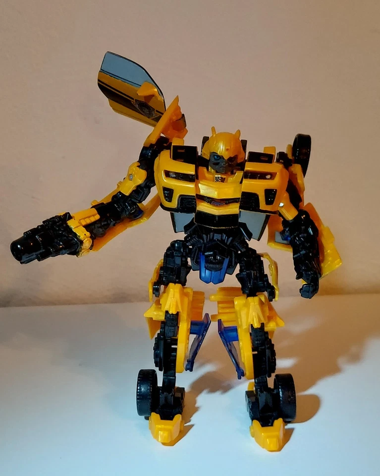 Transformers Mixed Lot 16 Incomplete Figures, Accessories, Parts & Pieces - Image 2 of 4