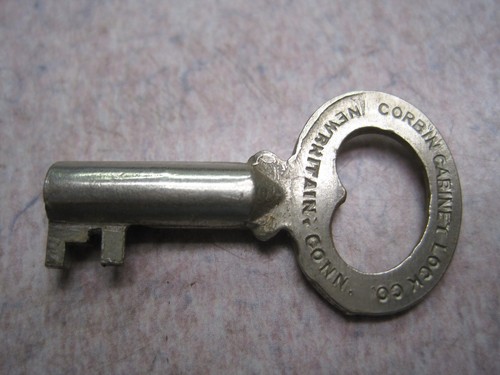 antique steamer trunk baggage luggage key corbin # t6 padlock lock hardware - 第 2/2 張圖片
