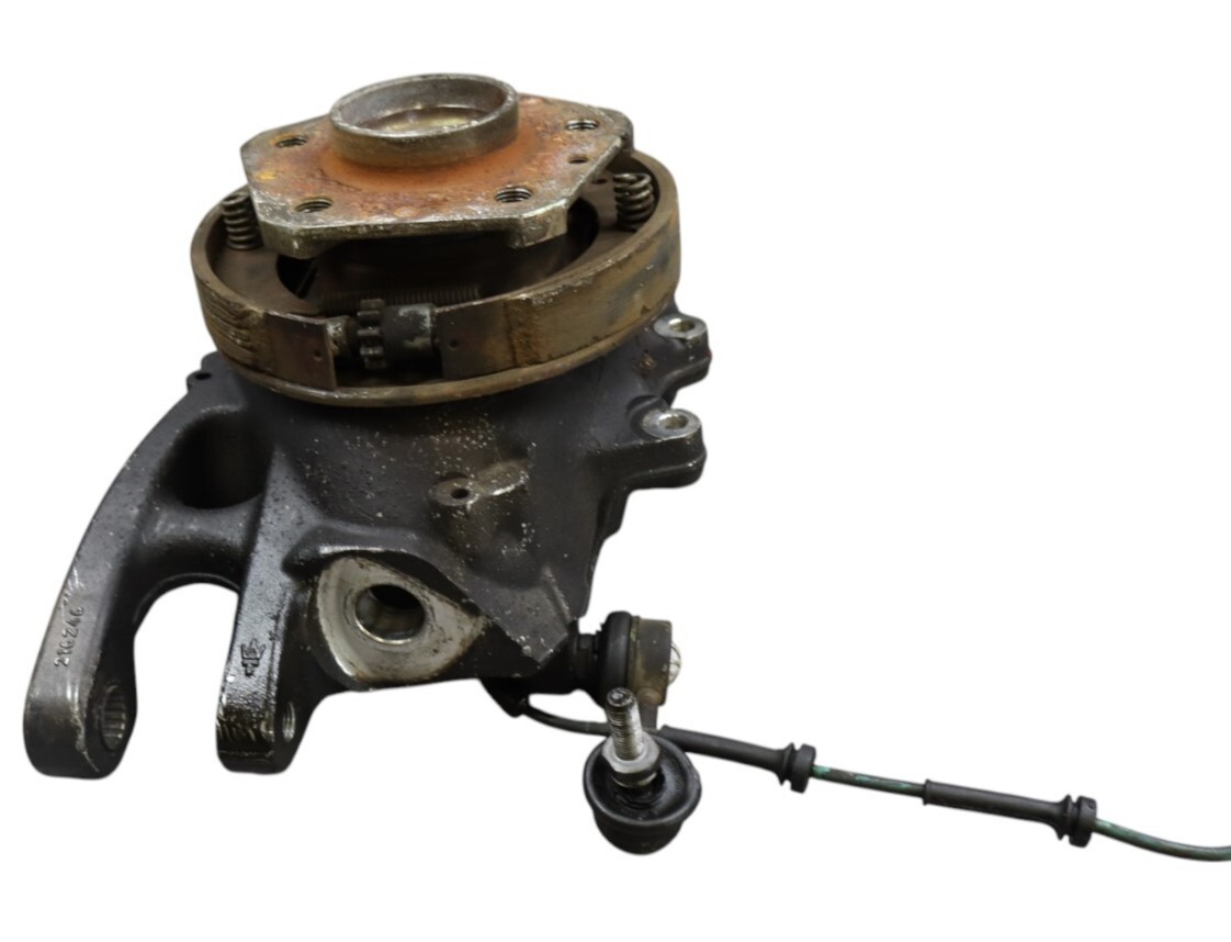 06-10 Maserati Quattroporte M139 Rear Right Side Wheel Spindle Knuckle Hub Oem