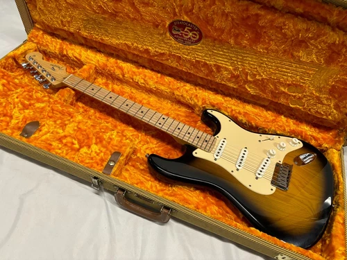 Nr Mint '04 Fender USA 50th Anniversary Stratocaster With 50th Anniv. Tweed Case