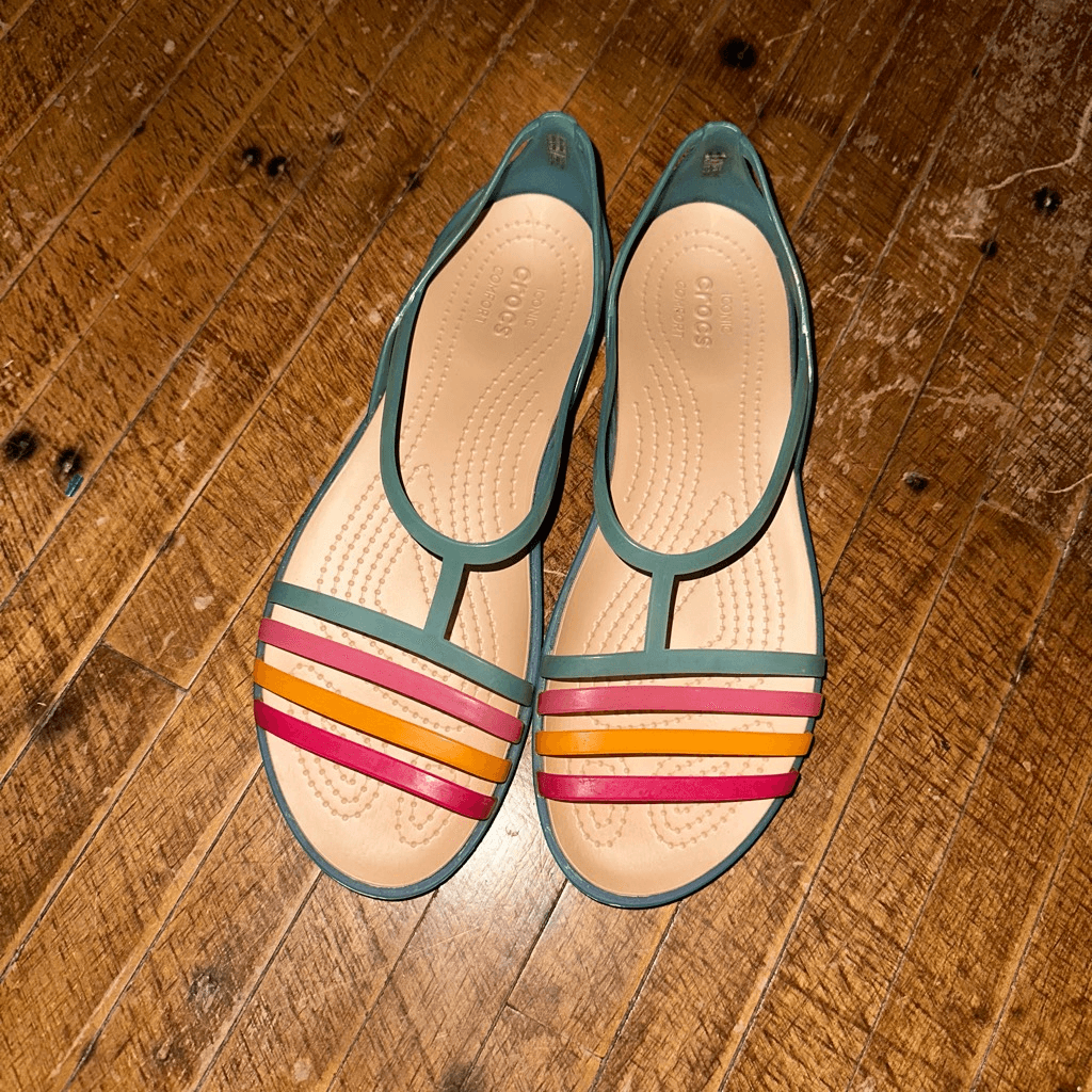 Crocs washable orthopedic nursing sandals with rainbow straps size 10