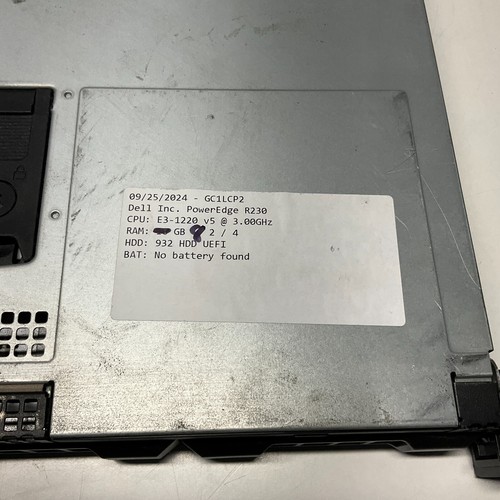 Serveur Dell PowerEdge R230 Quad Core E3-1220 v5 3,0 GHz 8 Go RAM sans disque dur 250 W alimentation - Photo 4/8