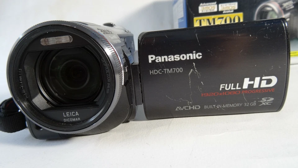Panasonic HDC-TM700 Full HD AVCHD 32 GB 3MOS Video Camera NTSC System - Image 3 of 4