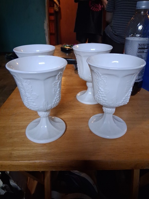 Lot Of 4 Vintage Milk White Indiana Glass Colony Harvest Goblets Grapevine...