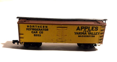 N GAUGE VIntage Arnold Rapido Apples Yakima Valley Refrigerator Car 9203 VG Cond
