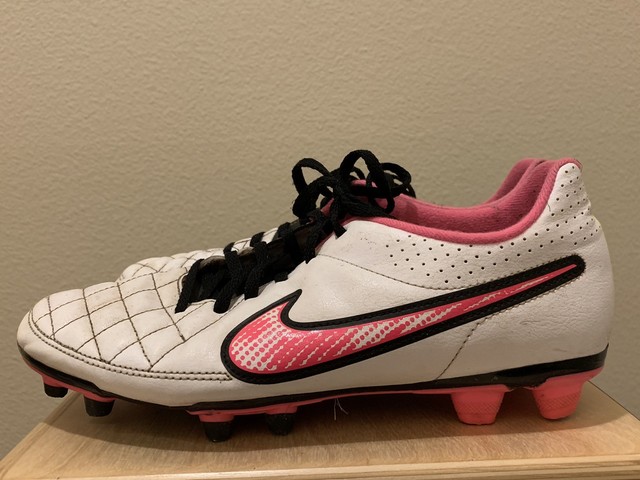 womens nike tiempo soccer cleats