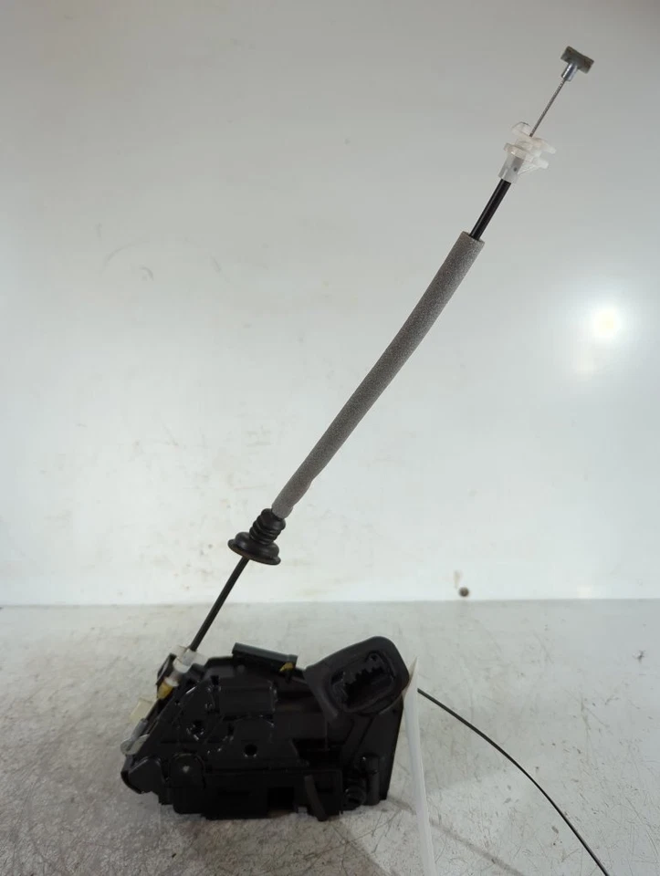 Skoda Rapid Mk1 Hatchback 5 Door 2015-2019 Door Lock rear Driver Side P14 - Image 3 of 4