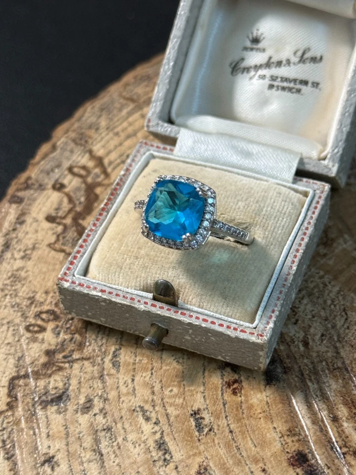 Square Blue Glass Ring Silver Tone Metal Cocktail Statement Sparkly Size R - Image 3 of 4