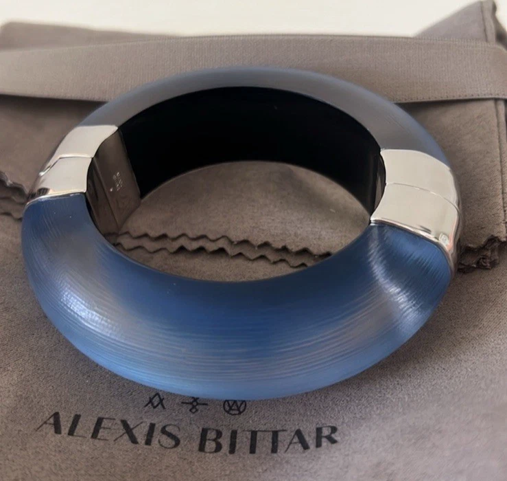 Pulsera bisagra grande de lucita fundida ALEXIS BITTAR - azul/plateado Foto 3 de 4