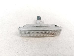 9407958 Seitenblinker (Kotflügelblinker) Vorne Rechts 2 496 299  DE1447212-64