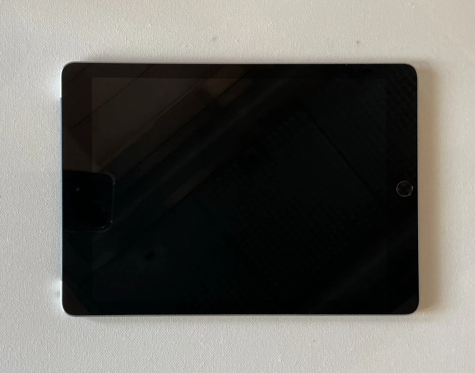 Apple iPad 2018 (6. Gen.) A1954 Wifi + Cellular 128GB Silber Zustand SEHR GUT