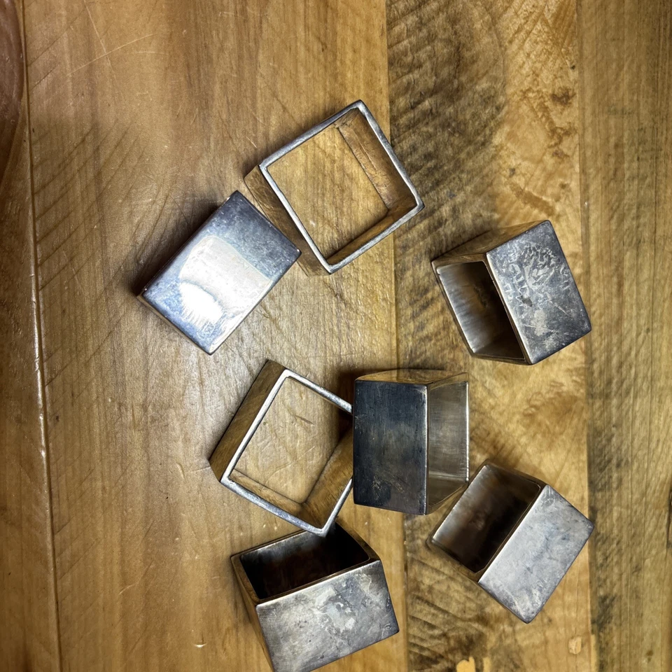 Juego de 7 servilleteros cuadrados de cerámica de granero plato de plata Foto 2 de 3