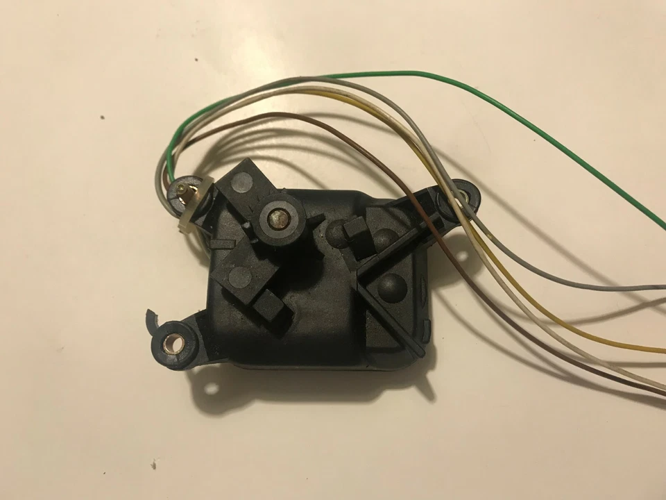 *Actuador de control de puerta abatible Ford Escort 1999 motor de recirculación OEM0132 801 026 Foto 3 de 3