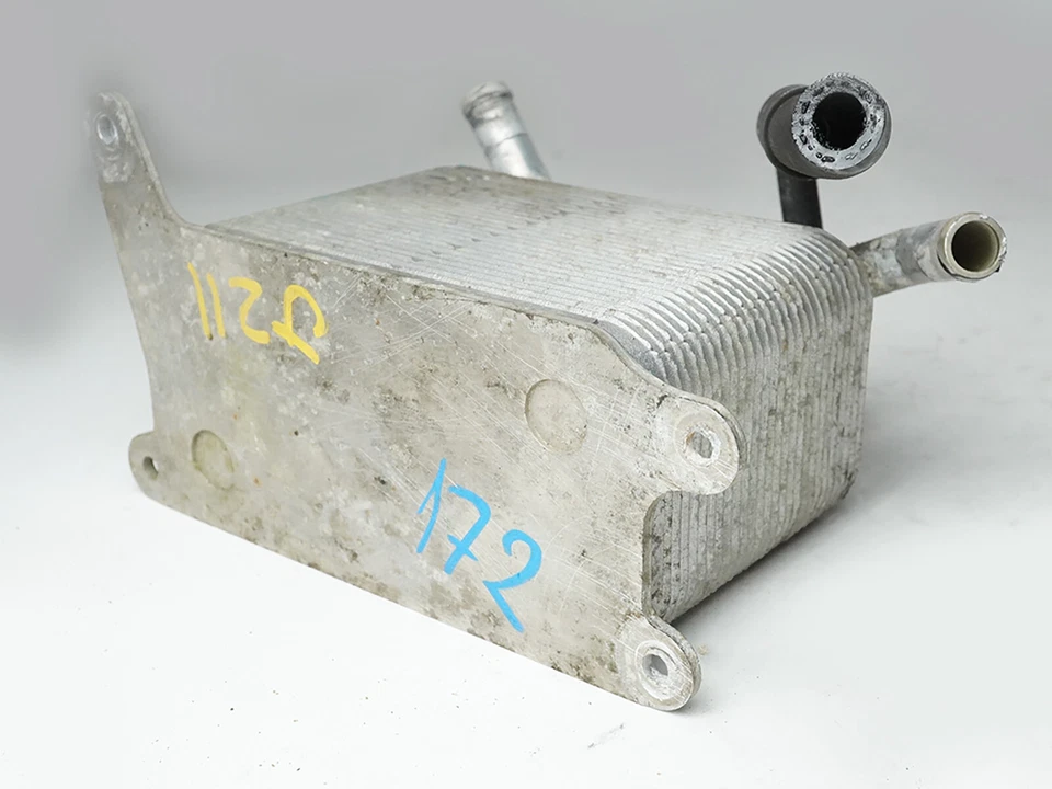 2004 - 2006 Volkswagen Phaeton 4.2L Engine Oil Cooler 8 Cylinder 3D0409061g Oem Foto 2 de 4