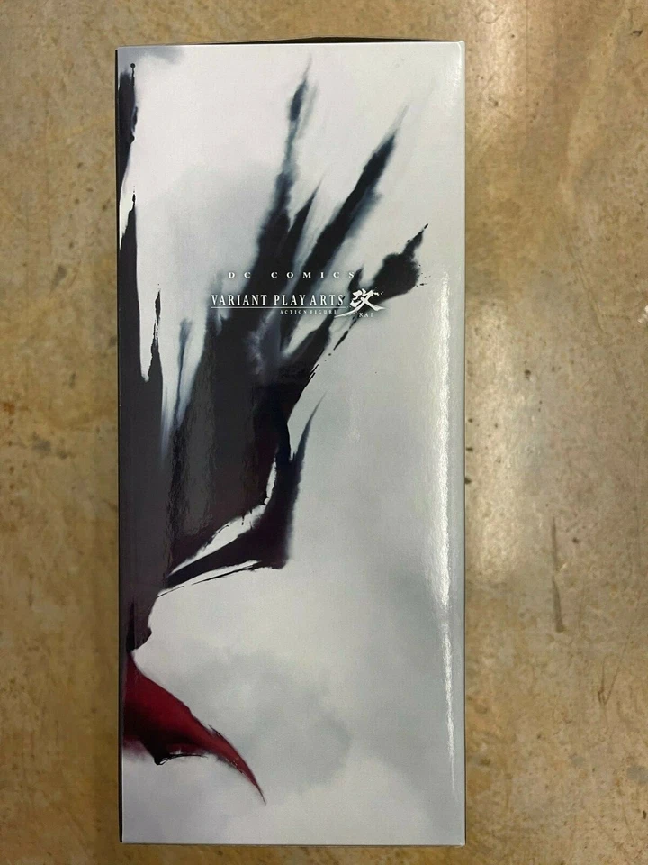 Square Enix - Play Arts Kai - DC Comics - Batman Variant (Armored Batman) No.14 - Image 4 of 4