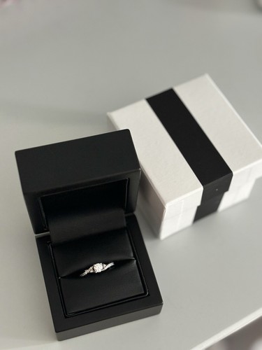 New Engagement Ring, size L. 18 ct Gold 0.4 Carat Lab created Diamond RRP £2300 - Picture 4 of 6