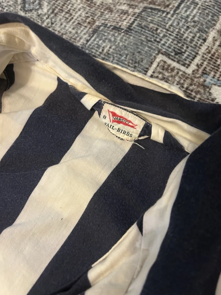 Conjunto de ropa de dormir de colección de los años 50 de pájaros de la cárcel universitaria Foto 3 de 4