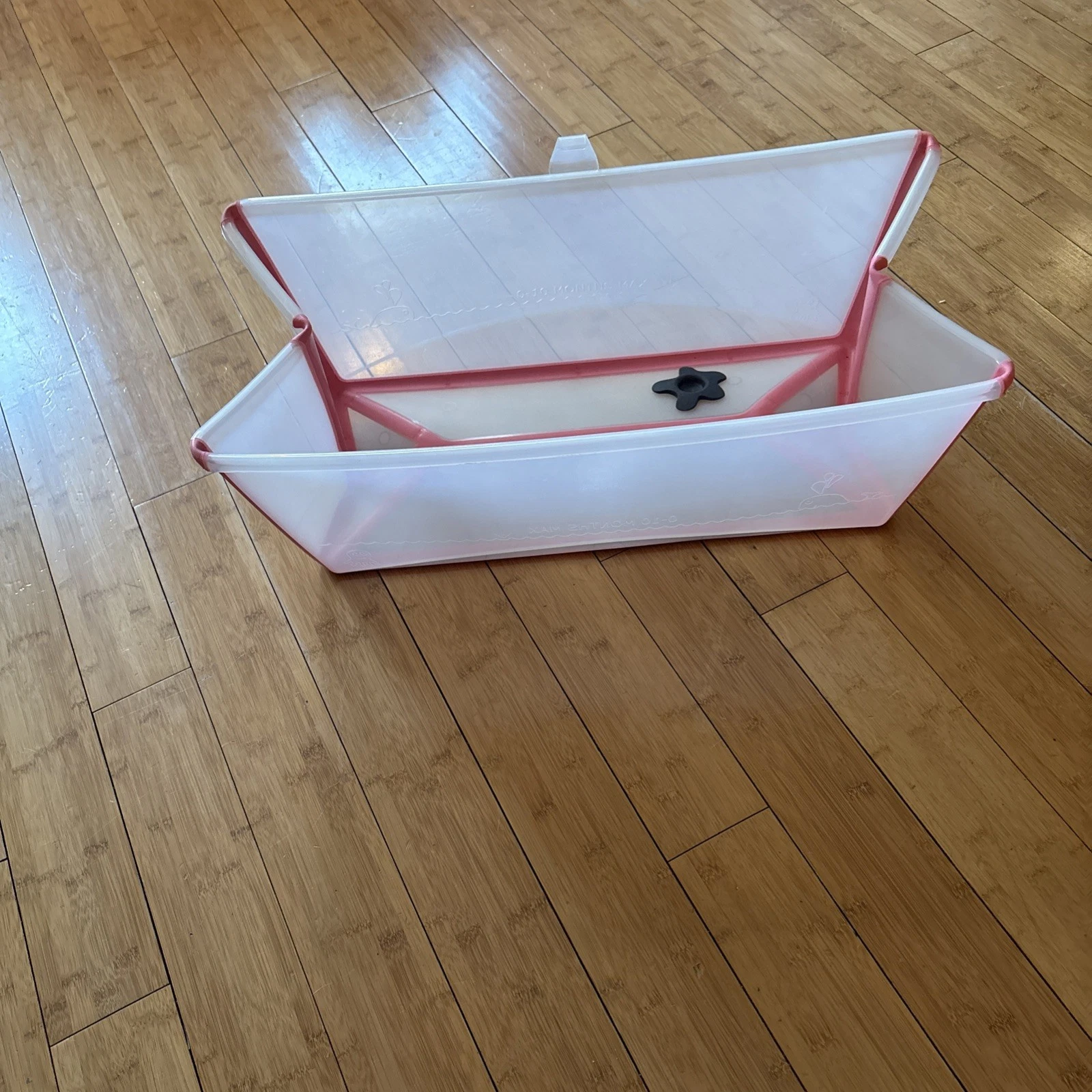 Stokke Flexi Bath Tub: A bathtub for newborns - navy blue, and foldable