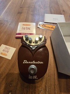 Danelectro Fab Tone Distortion Verzerrer Effektpedal Bodeneffekt Effektgerät