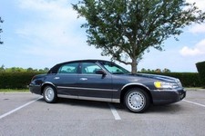 1998 Lincoln Town Car for Sale