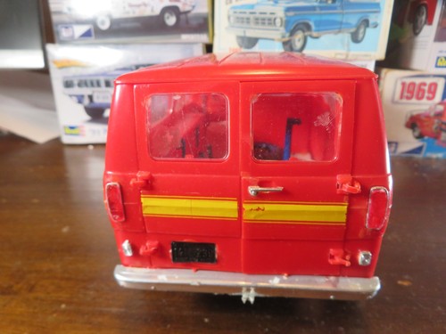 MPC 1970 Ford Econoline Van 1/20 - Picture 3 of 9