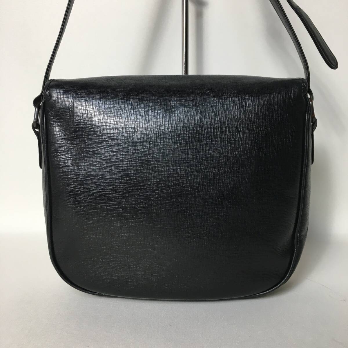 Borsa a tracolla YSL Yves Saint Laurent in pelle nera con logo usata