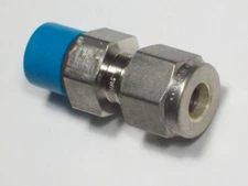 1 - Swagelok Stainless Steel Connector, 1/4" Tube x 7/16-20 SAE/MS, SS-400-1-4ST